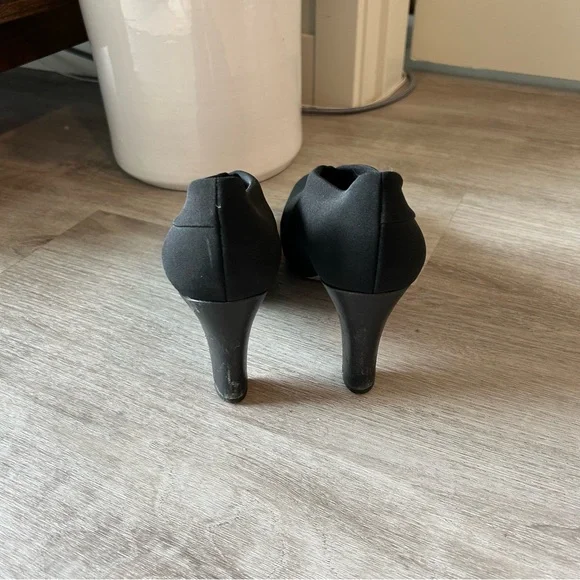 Eileen Fisher Vero Cuoio black heels - Picture 3 of 6